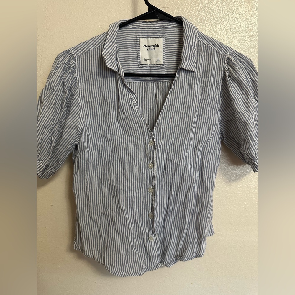 Abercrombie and Fitch Button Up Top